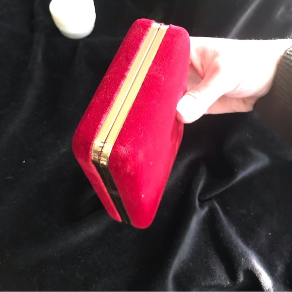 Vintage Red Velvet Travel Jewelry Box - Picture 9 of 11